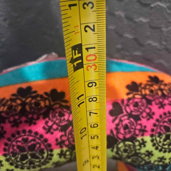 Tie Dye Memory Foam Travel Neck Pillow - Picture 3 of 4